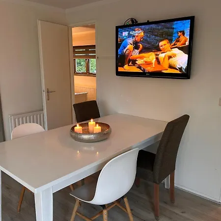 Vacantionhouse - 2 Bedroom - Veluwe Woods - Free Private Parking 펜션