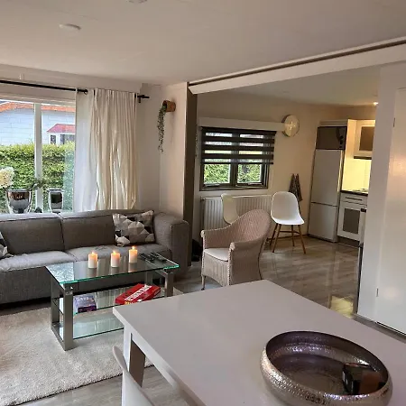 펜션 Vacantionhouse - 2 Bedroom - Veluwe Woods - Free Private Parking *
