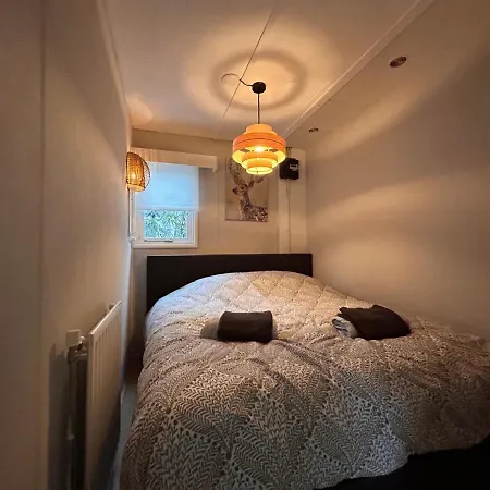 Vacantionhouse - 2 Bedroom - Veluwe Woods - Free Private Parking *