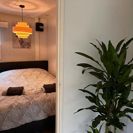 Vacantionhouse - 2 Bedroom - Veluwe Woods - Free Private Parking 펜션